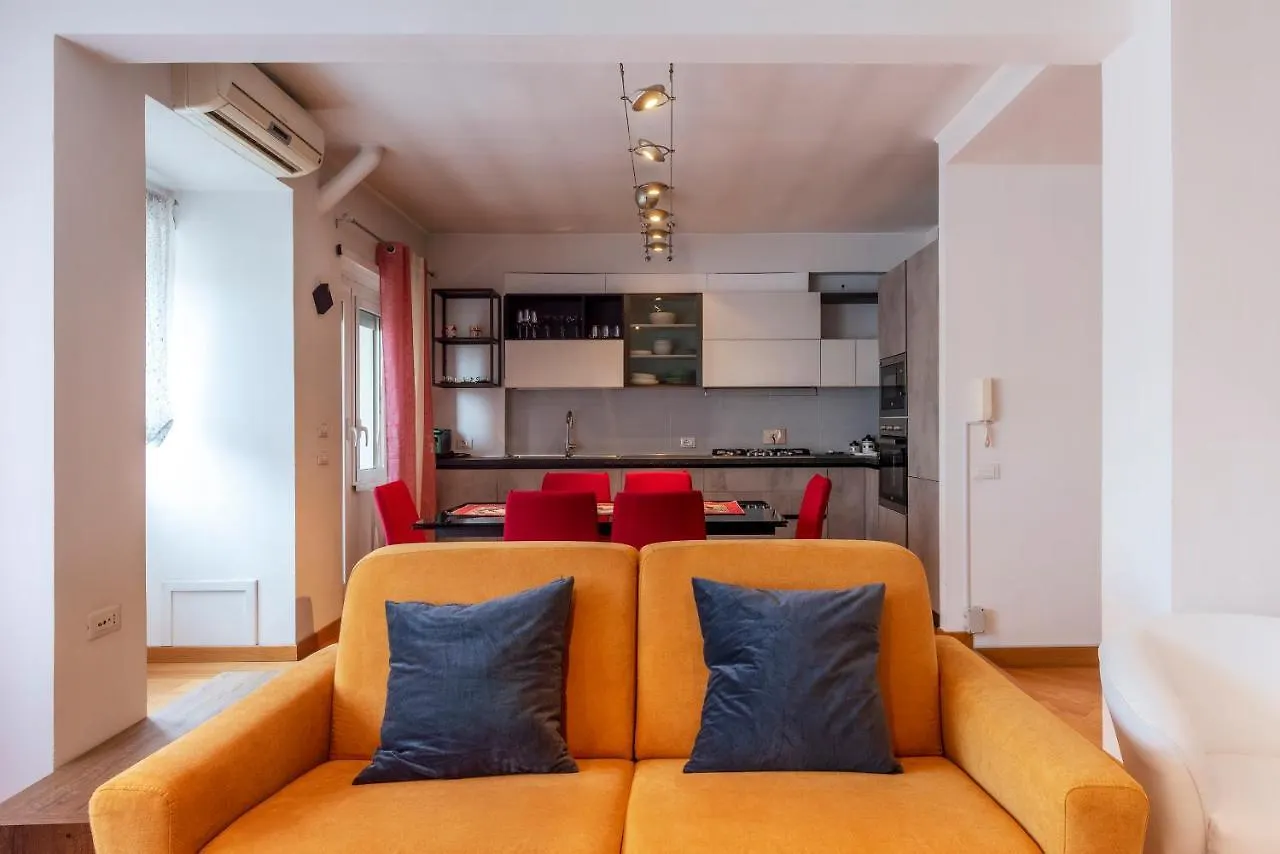 Bright Flat Near Vatican Rom